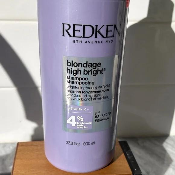Redken Blondage High Bright Purple Shampoo Liter - Picture 2 of 5